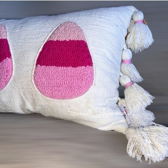 26" Sweet Street Pink Halloween Candy Corn Trio Throw pillow Decor Tassels NEW - Picture 4 of 5